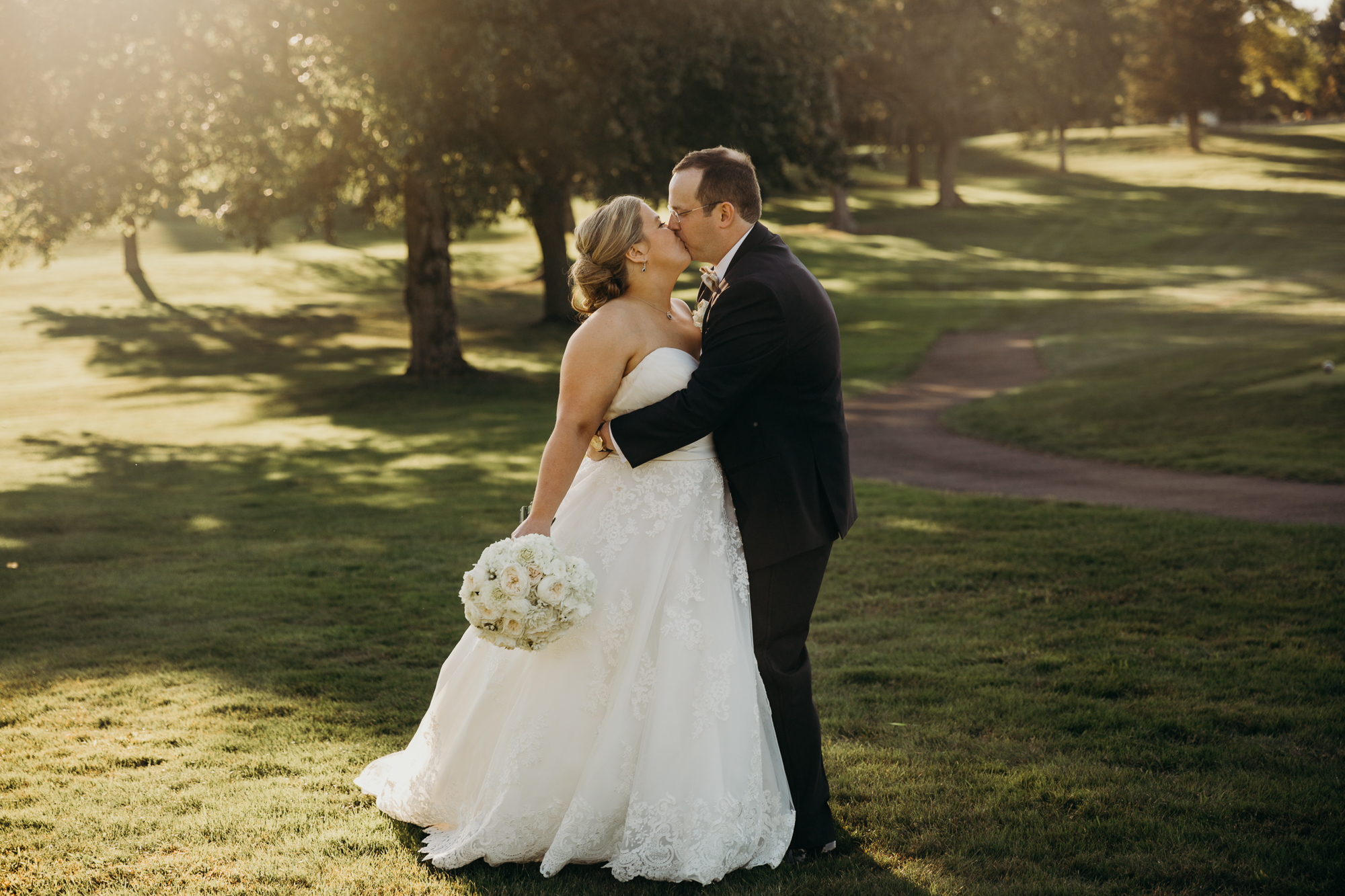 portrait of a bride and groom at country club of darien in darien, connecticut