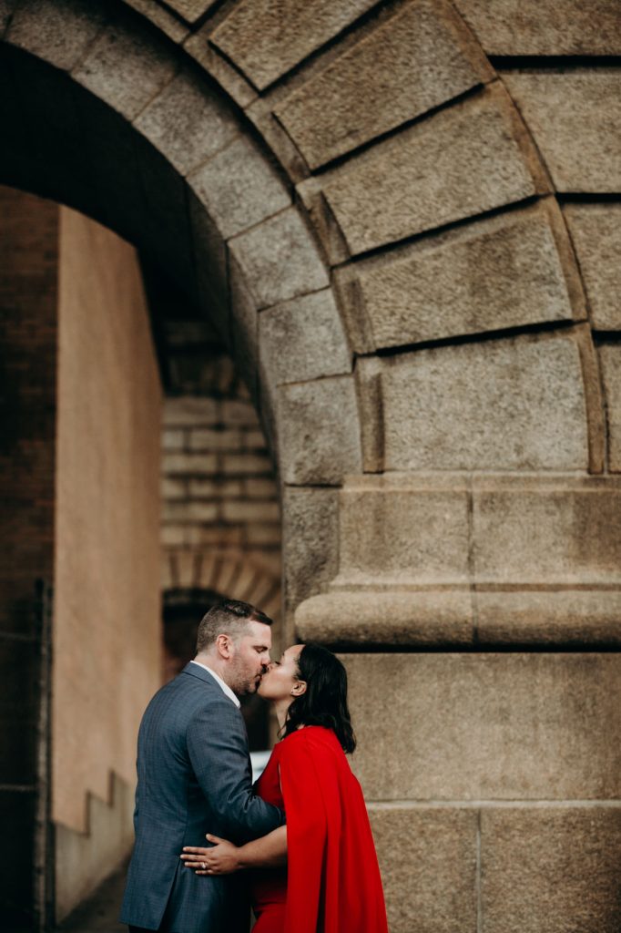 dumbo-waterfront-brooklyn-engagement-photos