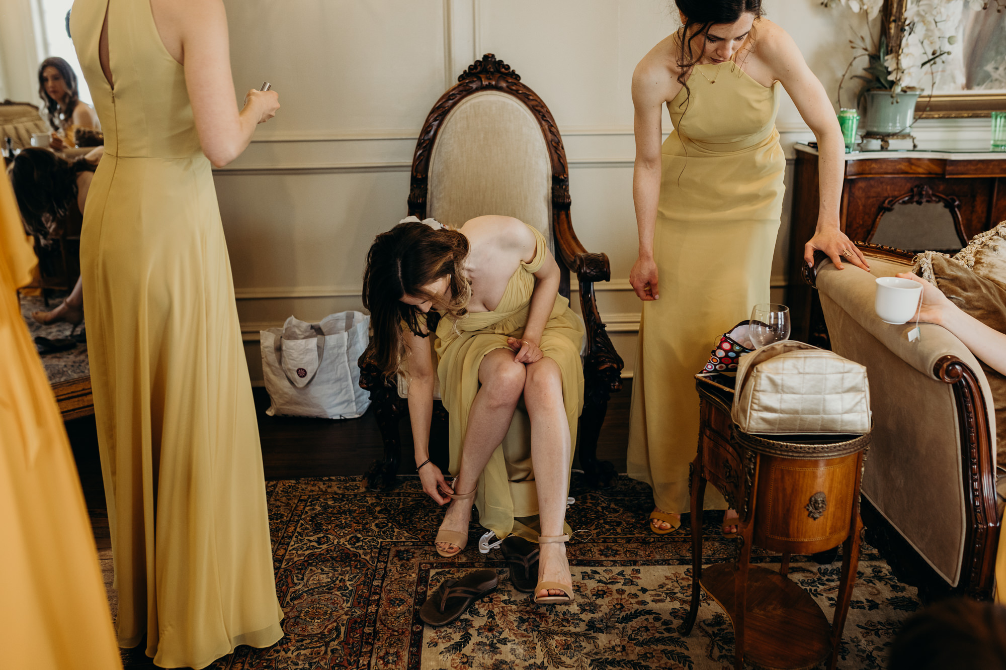 bridesmaids getting ready for a wedding at the park savoy in florham park, new jersey