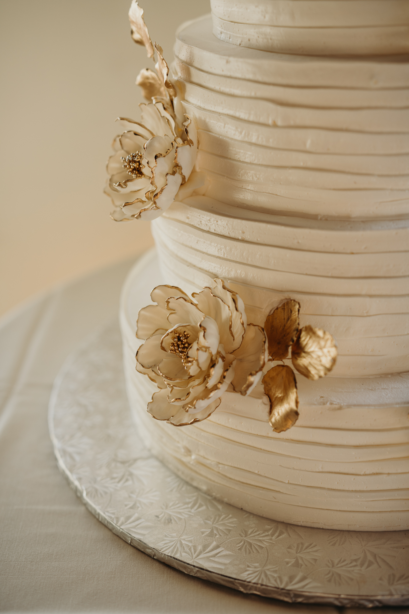 wedding cake details at liberty warehouse in brooklyn, new york city