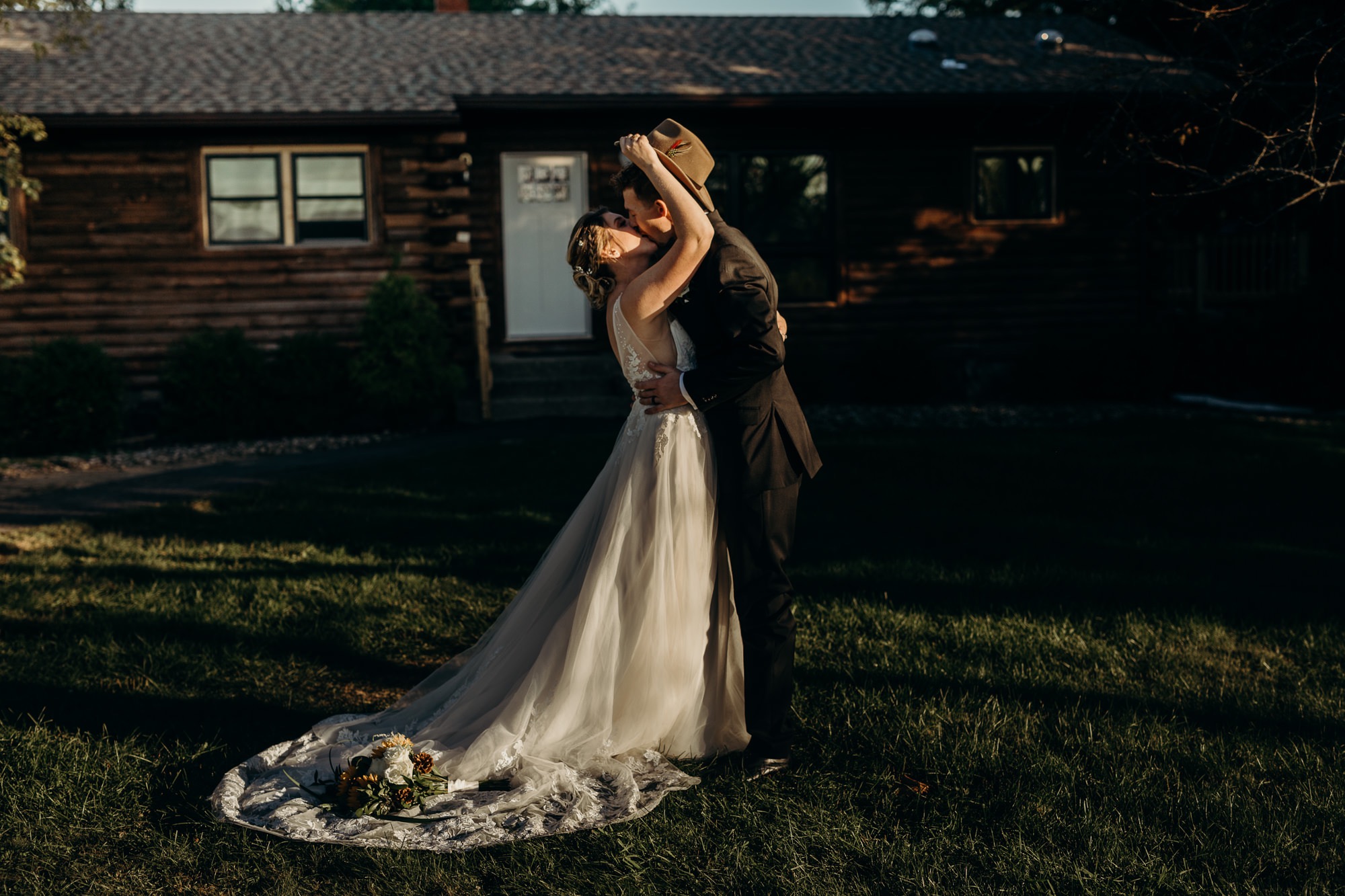 backyard wedding photos, upstate new york wedding photographer, candid wedding photos